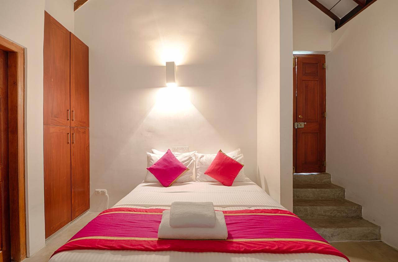 Bed and Breakfast Om Shambhala Colombo Exterior foto