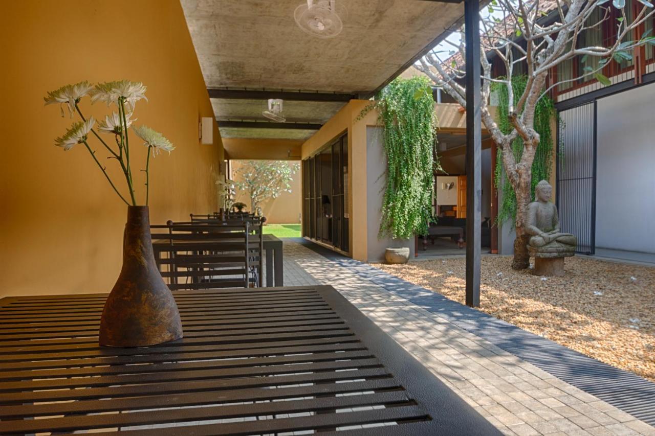 Bed and Breakfast Om Shambhala Colombo Exterior foto